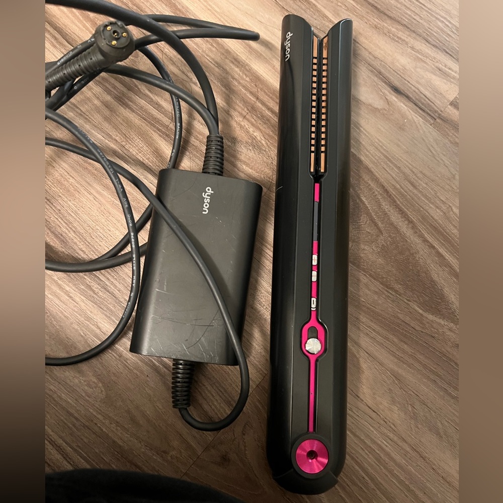 Dyson straightener